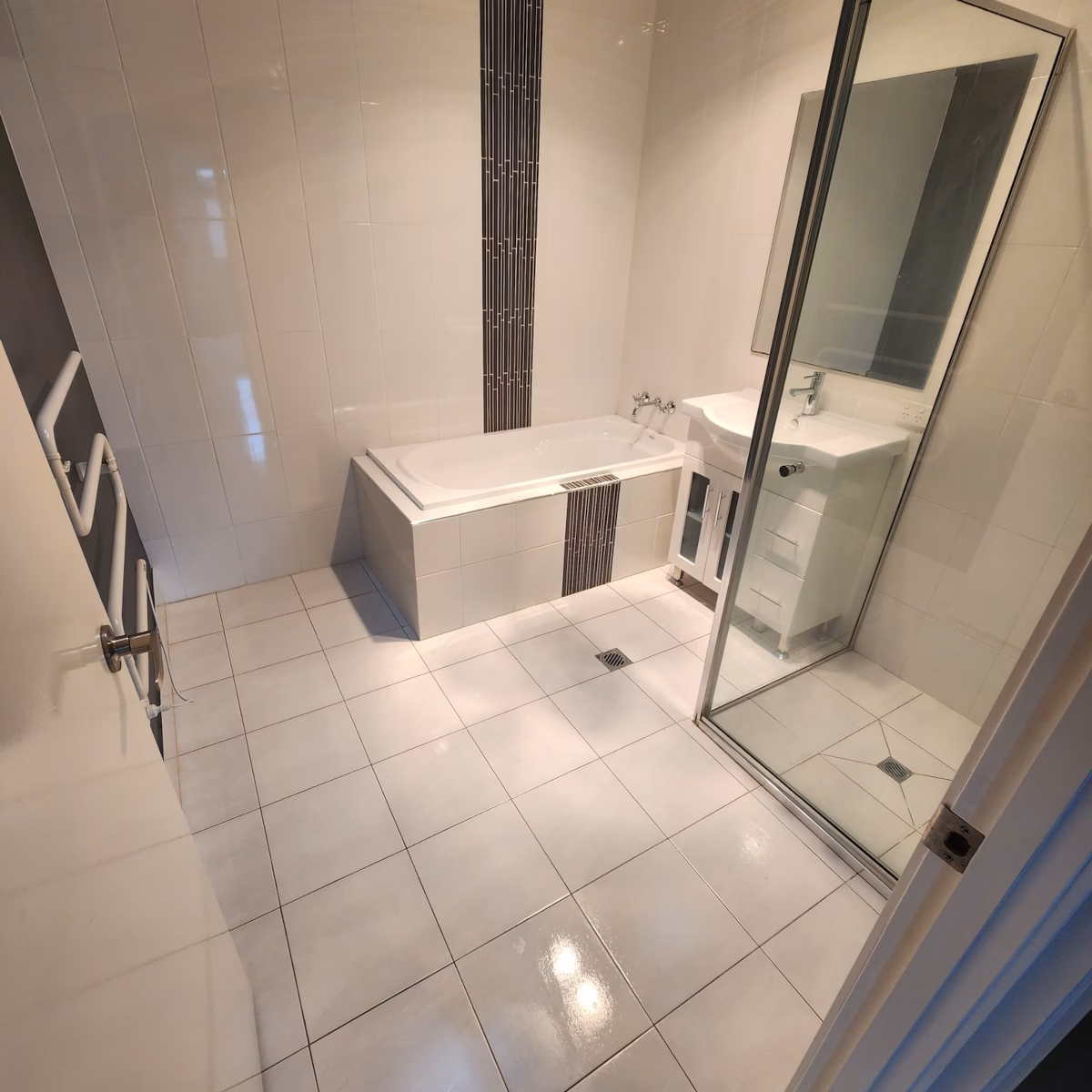 Complete bond cleaning - move-out ready property